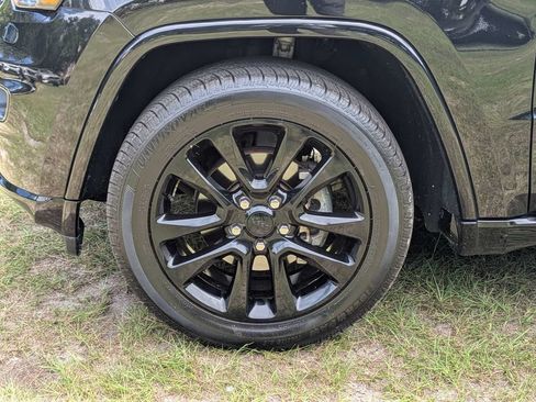 Used 2019 Jeep Grand Cherokee Altitude RWD image 11