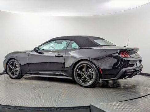 Used 2024 Ford Mustang Convertible image 26
