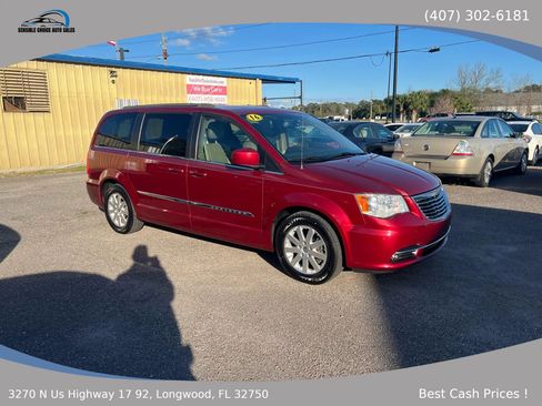 Used 2016 Chrysler Town & Country Touring FWD image 1