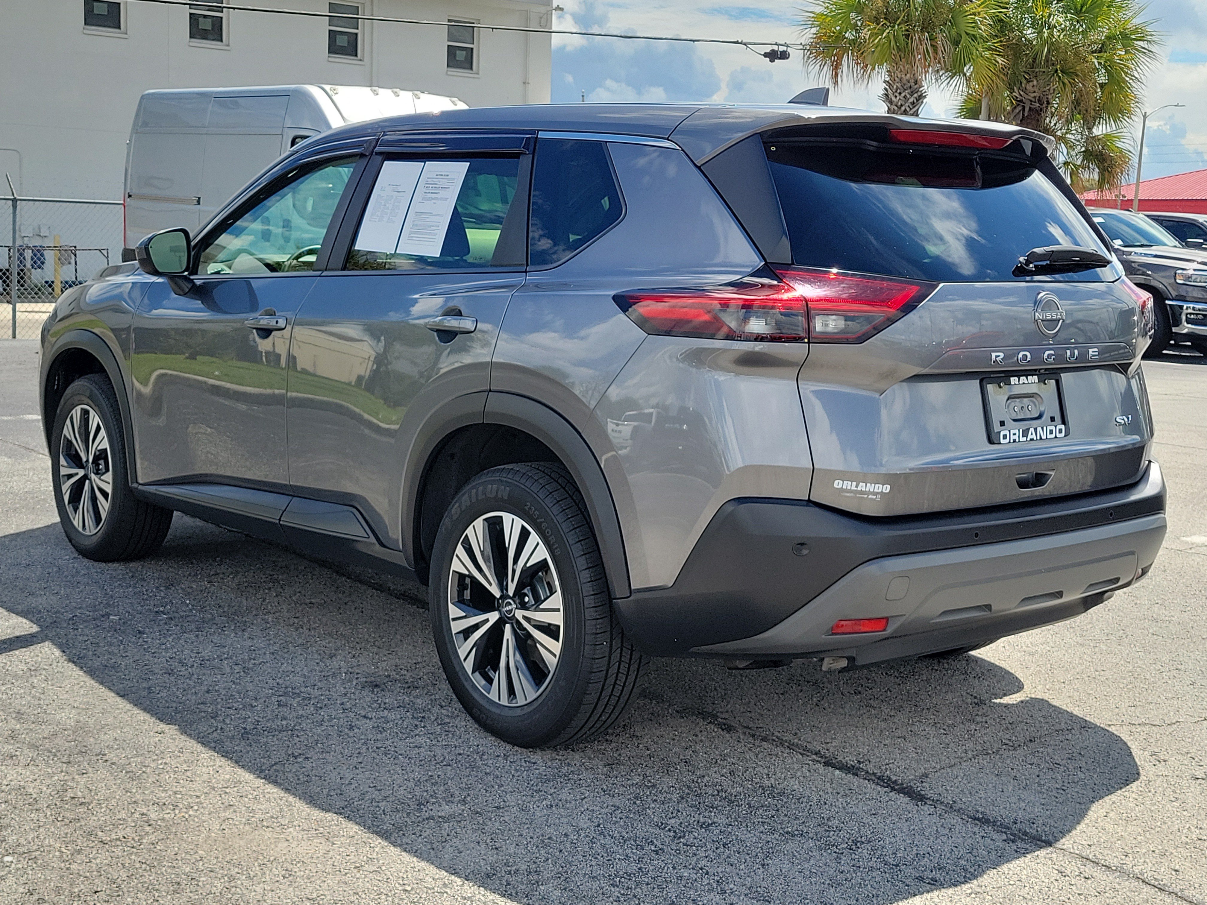 Used 2023 Nissan Rogue SV FWD image 5