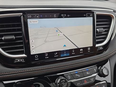 New 2026 Chrysler Pacifica Pinnacle image 4