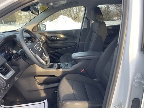 Used 2024 GMC Terrain SLE w/ Driver Convenience Package image 14