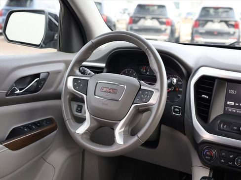 Used 2019 GMC Acadia SLE image 9