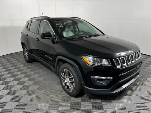 Used 2018 Jeep Compass Latitude w/ Popular Equipment Group image 3