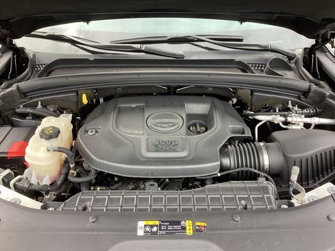 Used 2021 Jeep Grand Cherokee L Summit w/ Luxury Tech Group V image 31