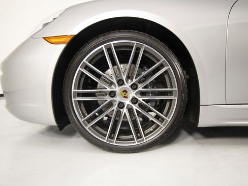 Used 2025 Porsche 718 Cayman image 10