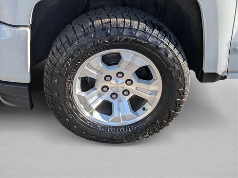 Used 2018 Chevrolet Silverado 1500 LT w/ All Star Edition AWD/4WD image 26