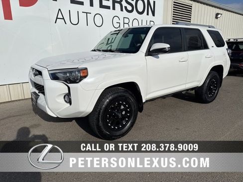Used 2016 Toyota 4Runner SR5 Premium image 7