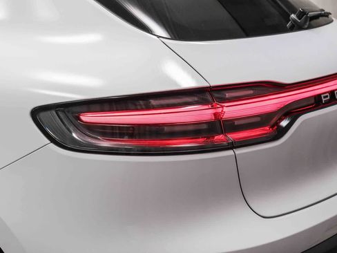 Used 2023 Porsche Macan AWD/4WD image 7