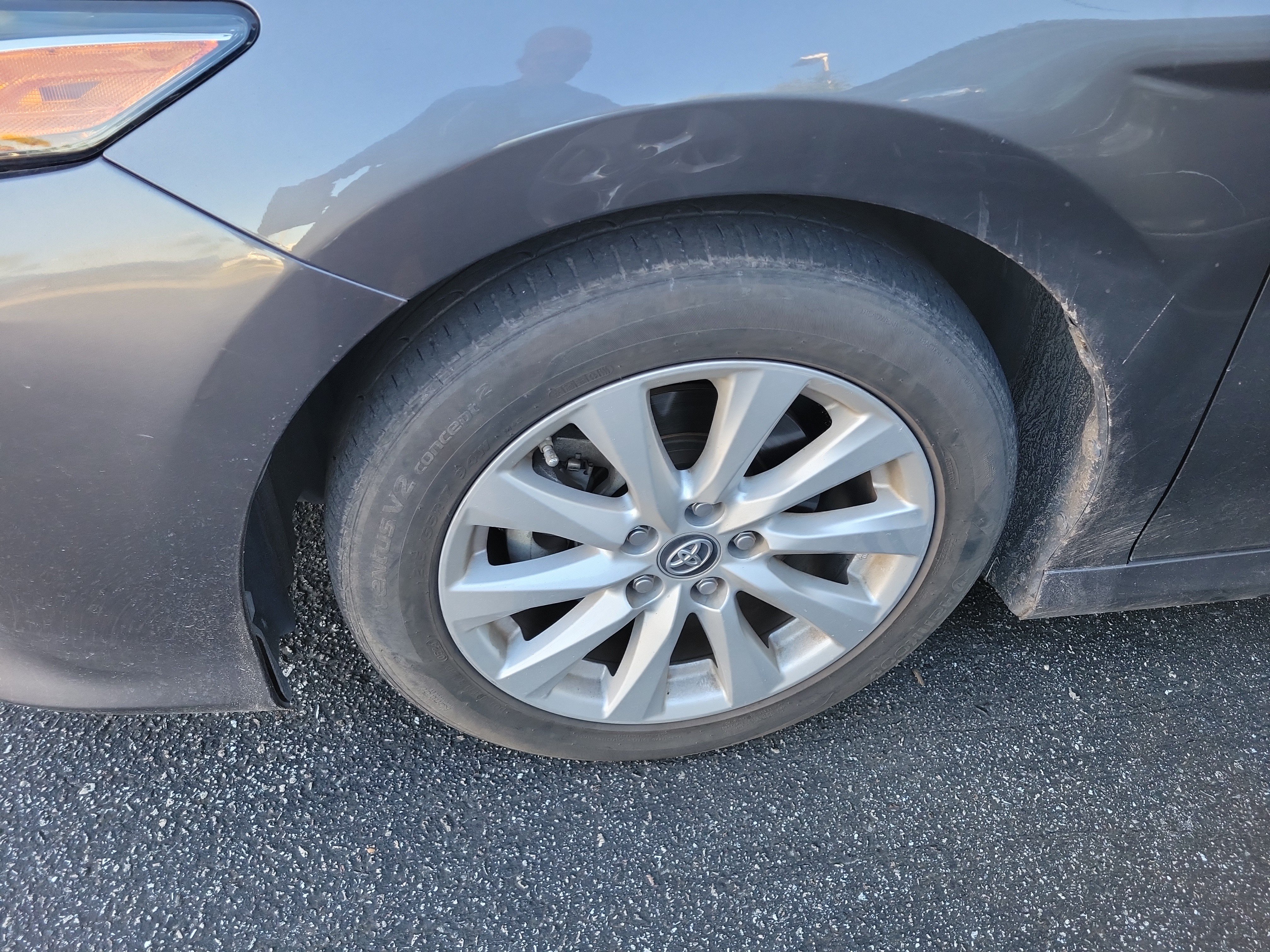 Used 2019 Toyota Camry LE FWD image 7