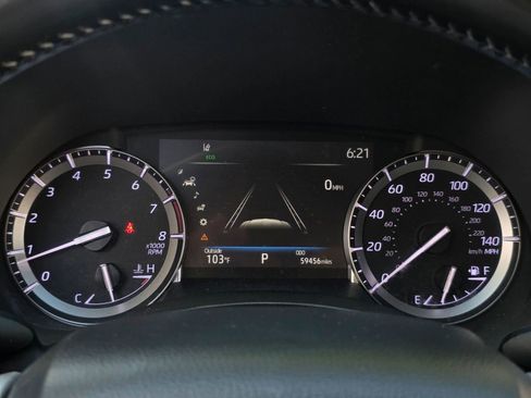 Used 2022 Toyota Highlander XLE FWD image 18
