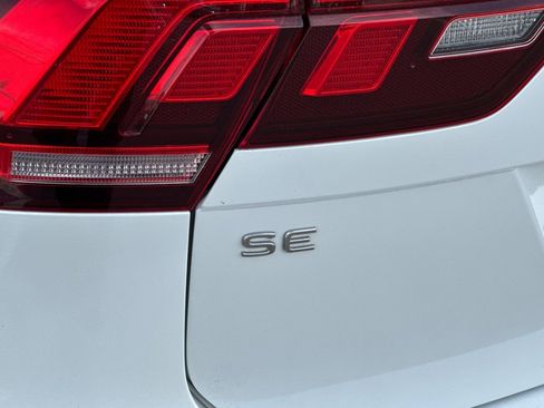 Certified 2023 Volkswagen Tiguan SE w/ Panoramic Sunroof Package image 28