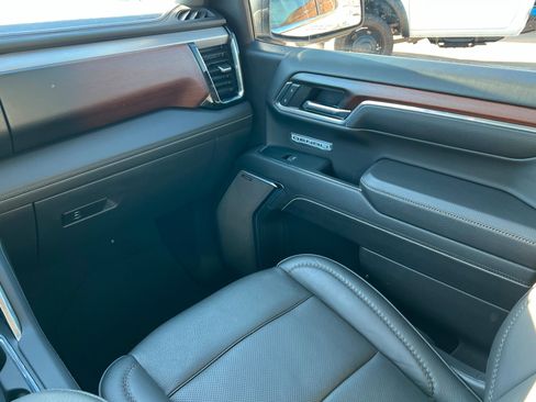 Used 2024 GMC Sierra 1500 Denali AWD/4WD image 11