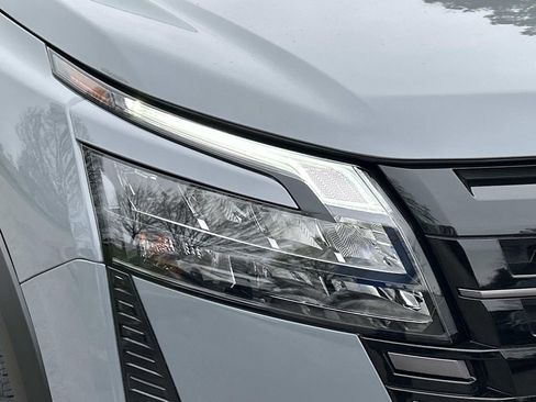 New 2026 Nissan Pathfinder Platinum AWD/4WD image 9