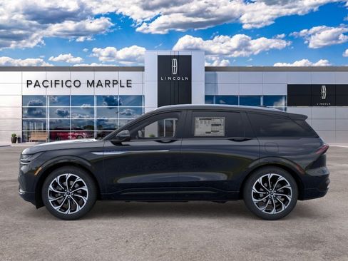 New 2026 Lincoln Nautilus Reserve AWD/4WD image 3