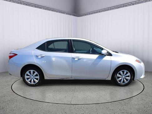 Used 2016 Toyota Corolla LE image 9