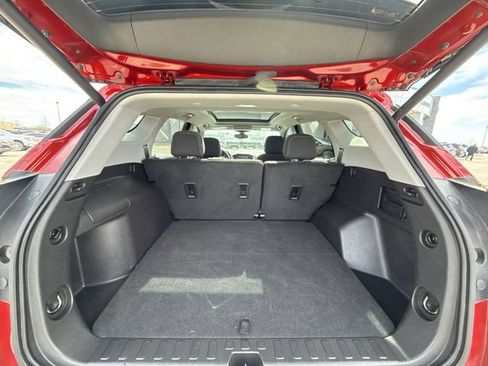 Used 2024 GMC Terrain SLE w/ Driver Convenience Package image 23