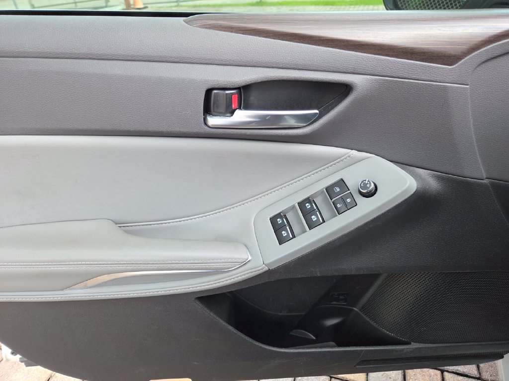 Used 2021 Toyota Avalon XLE FWD image 26