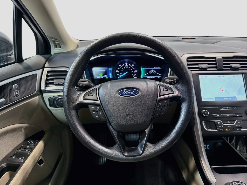Used 2020 Ford Fusion SE FWD image 23