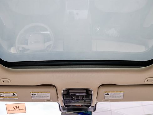 New 2026 Land Rover Range Rover SE image 16