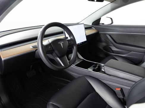 Used 2020 Tesla Model 3 Standard Range RWD image 12