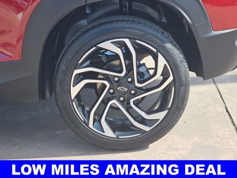 Used 2025 Chevrolet TrailBlazer RS w/ Driver Confidence Package image 36