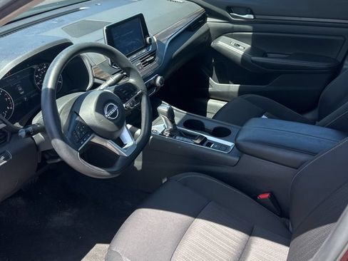 Used 2025 Nissan Altima 2.5 SV AWD/4WD image 8