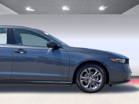 Certified 2023 Honda Accord EX image 33