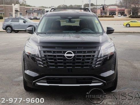 New 2026 Nissan Pathfinder Platinum image 2