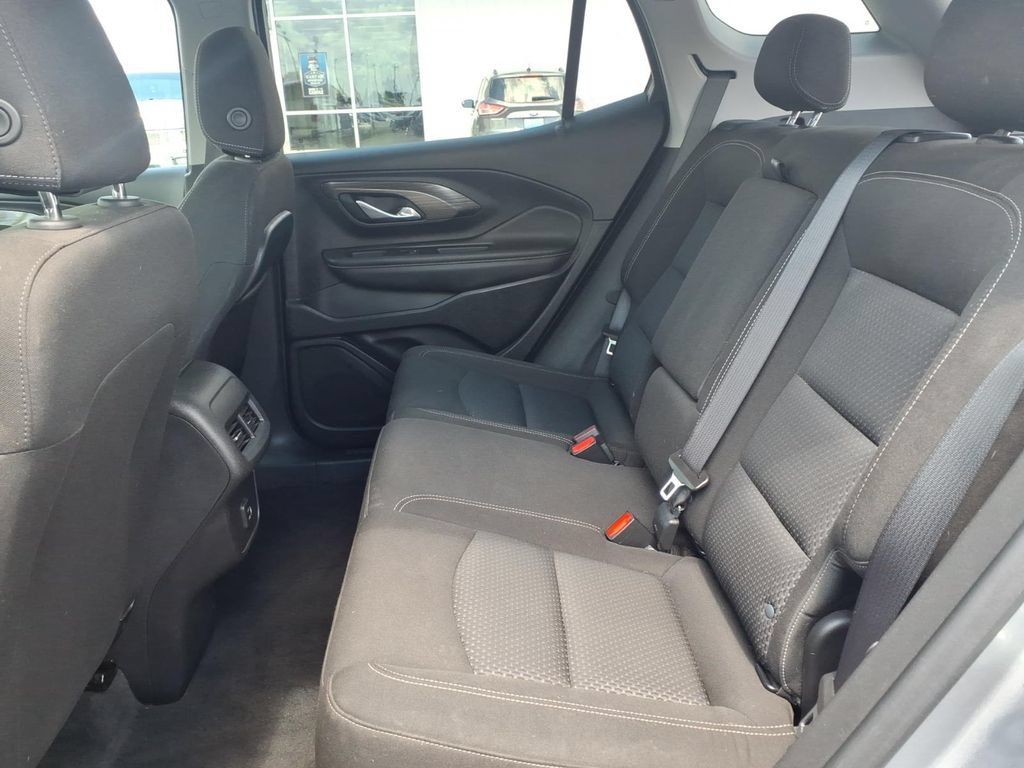 Used 2024 GMC Terrain SLE w/ Driver Convenience Package AWD/4WD image 15