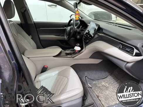 Used 2021 Toyota Camry SE AWD/4WD image 10