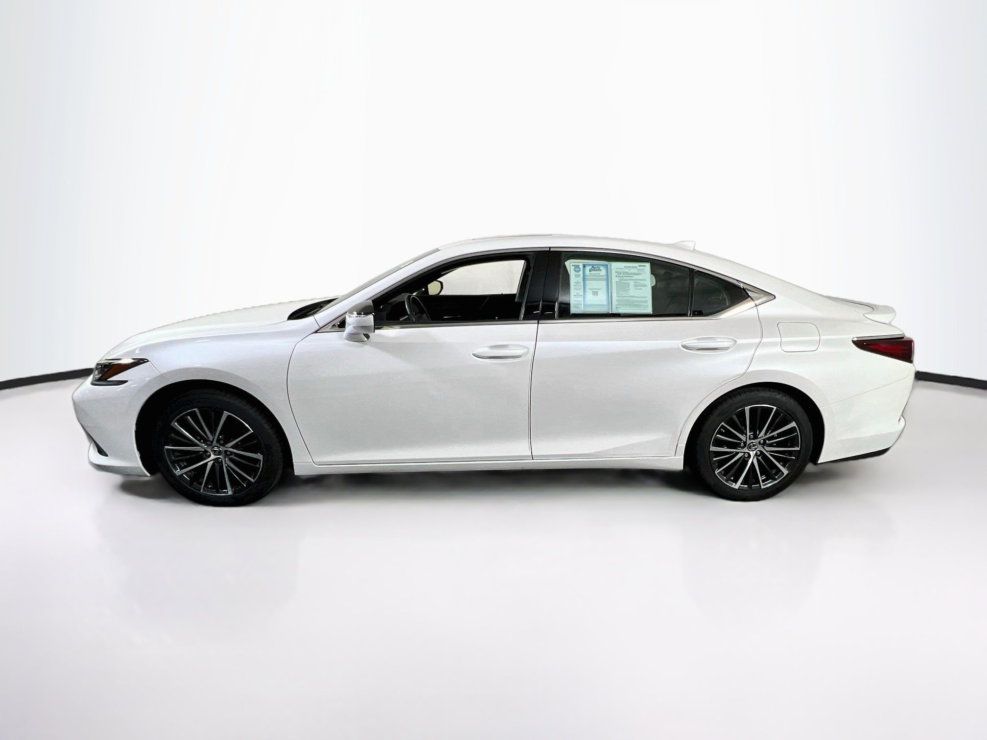 Used 2024 Lexus ES 350 w/ Premium Package FWD image 8