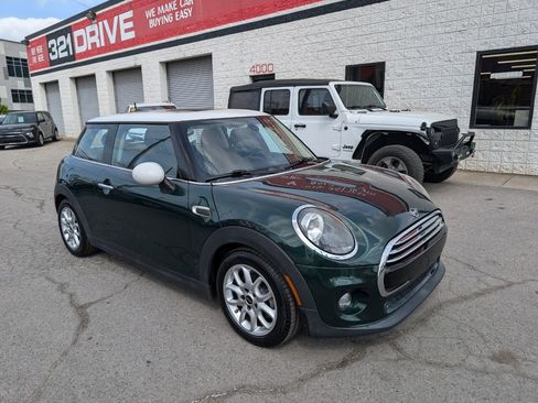 Used 2019 MINI Cooper 2-Door Hardtop w/ Signature Upholstery Package FWD image 1