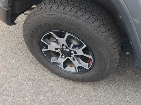 Used 2023 Jeep Wrangler Sport S image 5