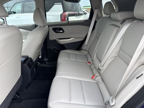 Certified 2023 Nissan Rogue SV w/ SV Premium Package AWD/4WD image 6