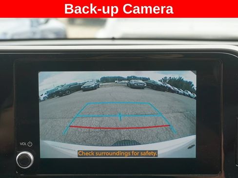 Used 2023 Toyota Highlander XLE AWD/4WD image 9