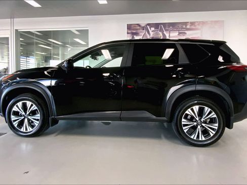 Used 2023 Nissan Rogue SV AWD/4WD image 3