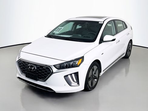 Used 2020 Hyundai Ioniq Limited image 4