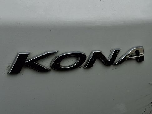 Used 2023 Hyundai Kona SEL image 7