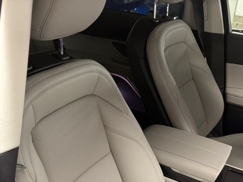 New 2026 Lincoln Nautilus Premier AWD/4WD image 11