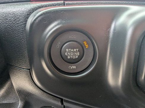 Used 2018 Jeep Wrangler Unlimited Rubicon AWD/4WD image 16