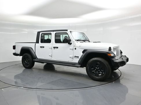 Used 2020 Jeep Gladiator Sport image 21