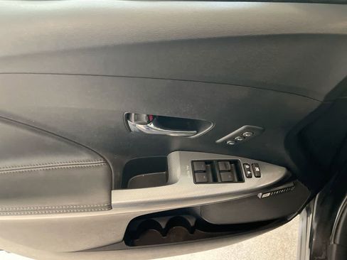 Used 2013 Toyota Venza Limited image 13