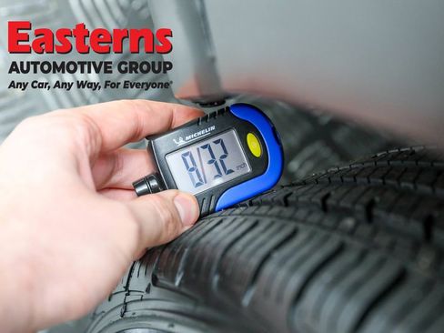 Used 2022 Hyundai Venue SEL image 26