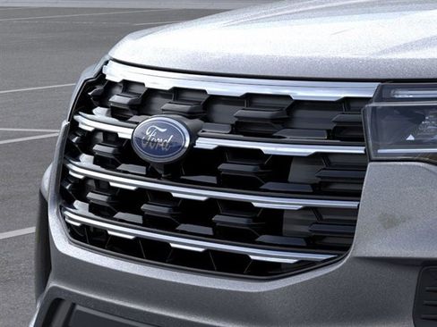 New 2025 Ford Explorer Active image 17