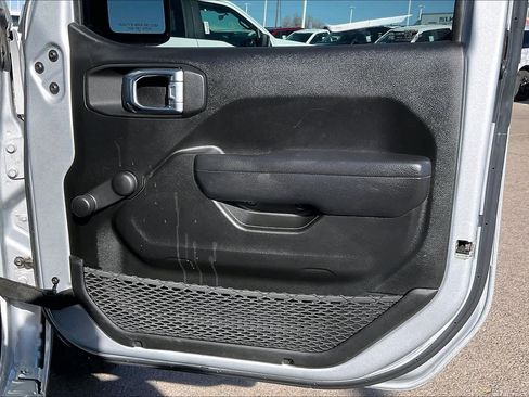 Used 2023 Jeep Wrangler Sport image 21