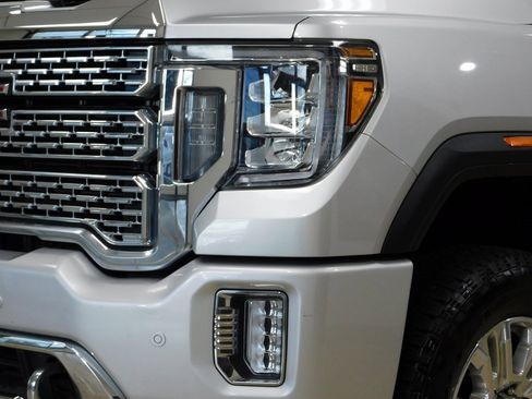Used 2022 GMC Sierra 3500 Denali w/ Technology Package image 18