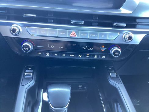 Used 2023 Kia Telluride S w/ S Sunroof Package AWD/4WD image 23