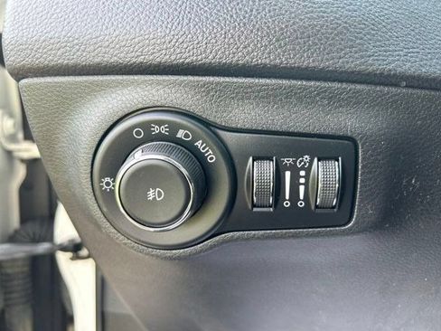 Used 2018 Jeep Compass Limited AWD/4WD image 17