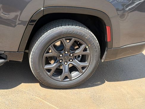 New 2026 Jeep Grand Wagoneer Limited AWD/4WD image 12